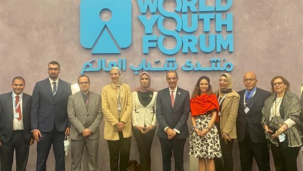  مائدة مستديرة حول