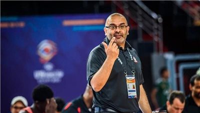 المدير الفني الجديد لمنتخب السلة يتابع لاعبي الأندية عبر يوتيوب