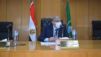 محافظ المنيا يعتمد منظومة إحلال السيارات الربع نقل بميكروباص نظام الوقود المزدوج