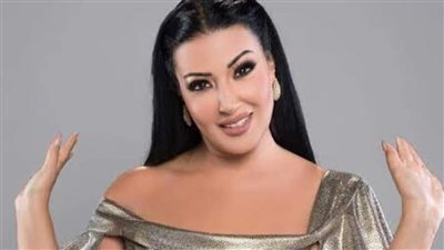 سمية الخشاب عن صفعة سميث لـ روك: تصرف مندفع.. والمذيع كان بروفيشنال 