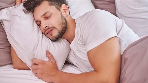 رجل نائم_ تعبيرية