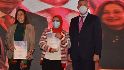 رئيس جامعة عين شمس يشهد ختام المؤتمر السنوي للطب الطبيعي