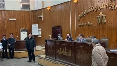 بتهمة انتحال صفة قضائية.. محاكمة محاميي كريم الهواري