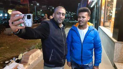 ويجز الغلابة.. شبيه الفنان ببورسعيد: بألف وأغني راب والناس بتتصور معايا في الشارع | صور وفيديو