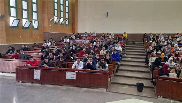 طلاب جامعة سوهاج