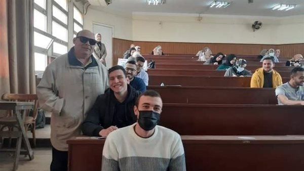 عميد كلية التجارة