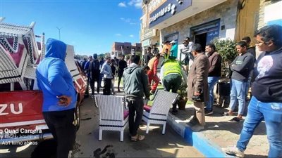 رئيس مدينة رأس غارب يترأس حملة لضبط الشيش بالمقاهي وتطبيق الإجراءات الاحترازية | صور