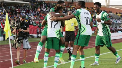 أديبايور يوجه رسالة تحفيزية للاعبي نيجيريا قبل مواجهة تونس في دور الـ16 بأمم إفريقيا