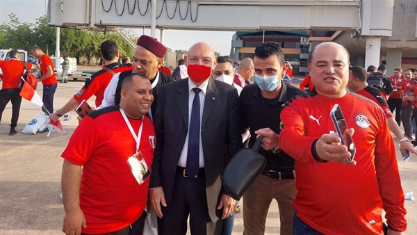 سفير مصر مع الجماهير