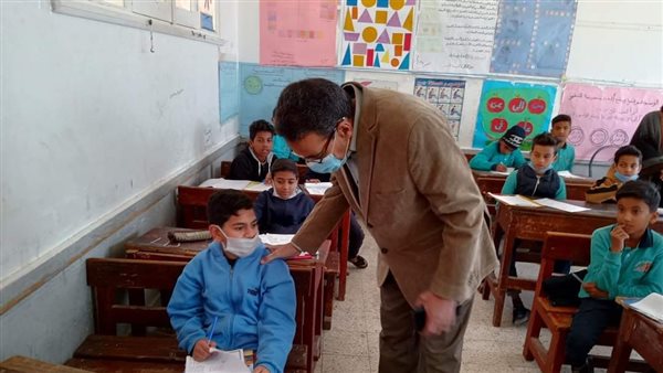 بدء امتحانات الفصل