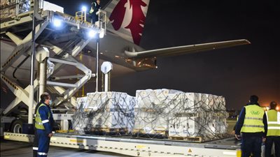 الصحة: استقبال 3 ملايين جرعة من لقاح فايزر بمطار القاهرة اليوم