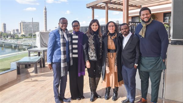 وزيرة الهجرة مع رواد