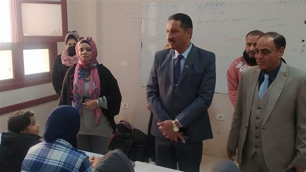 متابعة سير لجان الامتحانات