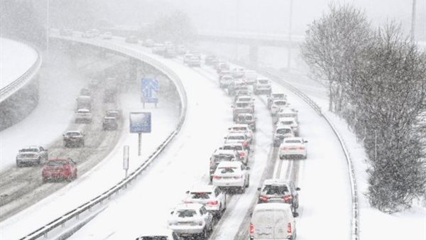 تساقط الثلوج 