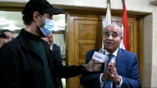 وزير التموين في لقاء