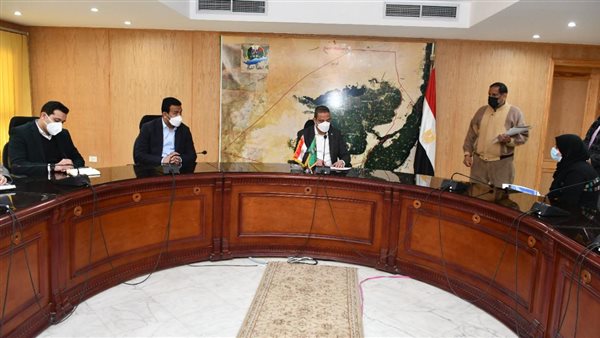 محافظ الفيوم يلتقي