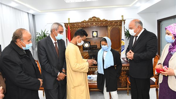 محافظ قنا يشهد خطوبة