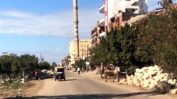 طقس مشمس وسماء صافية