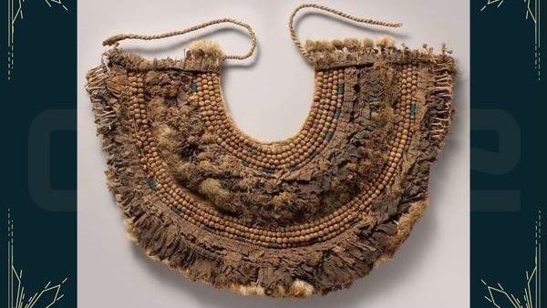 قلادة زهرية لتوت