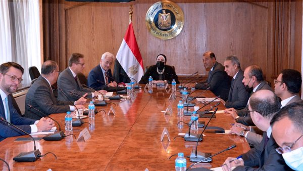  العلاقات الثنائية