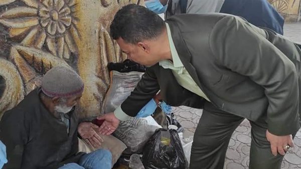 أطفال وكبار بلا مأوى