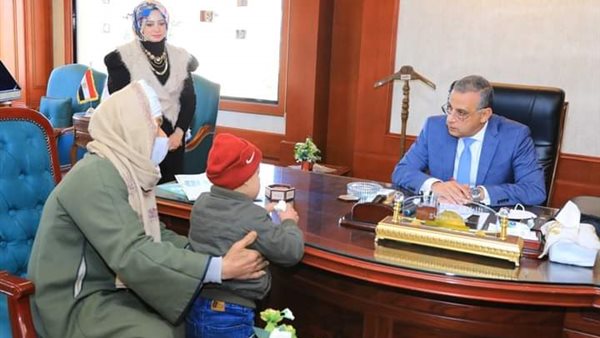 محافظ سوهاج يلتقي