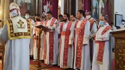 قرع أجراس الكنائس مع بدء مراسم قداس عيد الغطاس بكاتدرائية الأنبا شنودة بالغردقة | لايف