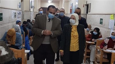 نائب رئيس جامعة بنها يتابع سير امتحانات الفصل الدراسي الأول