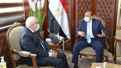 وزير التنمية المحلية يتابع مع محافظ بورسعيد المشروعات الخدمية والتنموية بالمحافظة