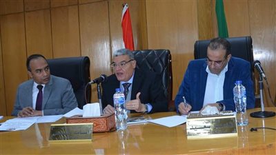 محافظ المنيا: إزالة 219 حالة تعدٍّ بالزراعة على 2349 فدانا خلال الموجة 18 