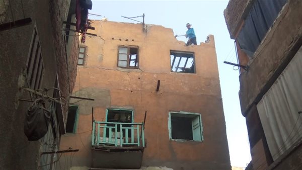 عقار آيل للسقوط 