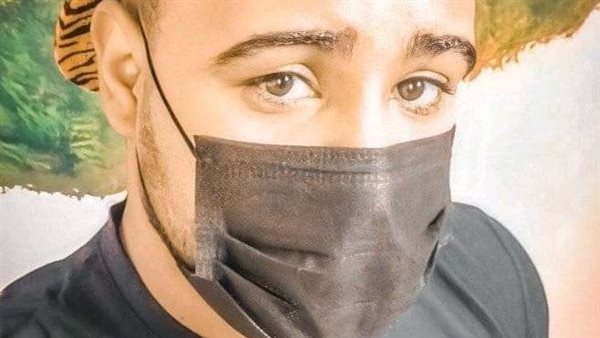 أحمد أشهر رسام بورتريه