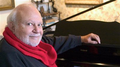 افتتاح معرض طارق شرارة ألوان وأوتار بحضور رئيس الأوبرا اليوم