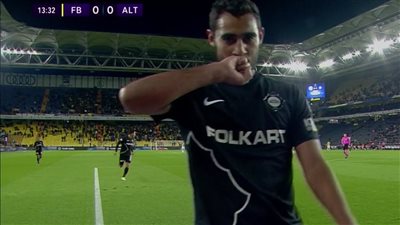 أحمد ياسر ريان يسجل في هزيمة ألتاي إزمير أمام فنربخشه بالدوري التركي