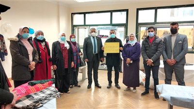 نائب رئيس جامعة الأزهر لفرع البنات يتفقد امتحان كلية التمريض