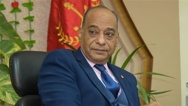 الدكتور أكرم حسن