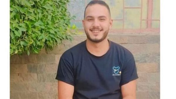 طالب تربية عين شمس