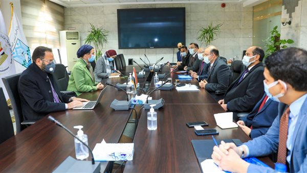 وزيرة البيئة ورئيس