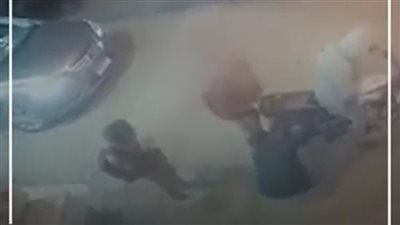 اكتشفا أن هاتفيهما ليسا معهما.. طريقة جديدة لسرقة الموبايلات من الشباب | فيديو جراف 