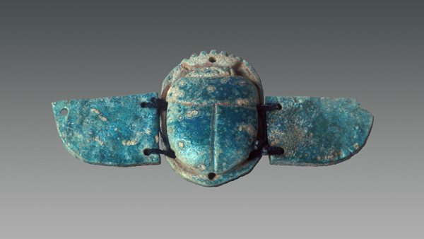 تميمة على شكل جعران