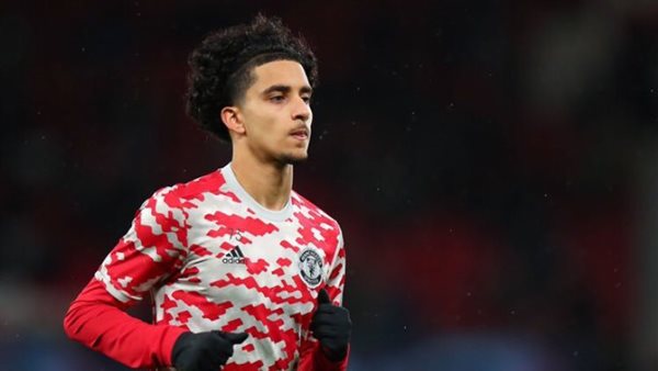 زيدان إقبال لاعب