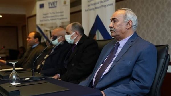 القائمين على برنامج