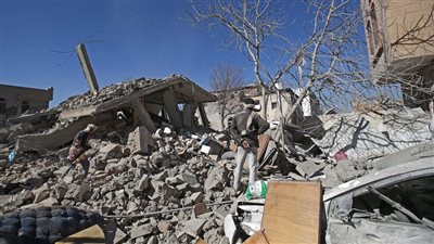 مقتل وإصابة 100 في قصف لـ أحد السجون اليمنية 