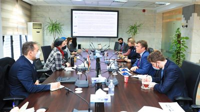 وزيرة البيئة تعقد لقاءات مع بطل العمل المناخي البريطاني لبحث التعاون المشترك مع نظيره المصري 
