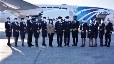 وزير الطيران المدني يقود أول رحلة صديقة للبيئة بين القاهرة وباريس