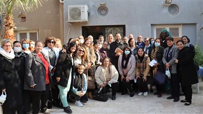 النائب البطريركي لشؤون الإيبارشية للكاثوليك يشارك في يوم السينودسية لجنود مريم بحدائق القبة