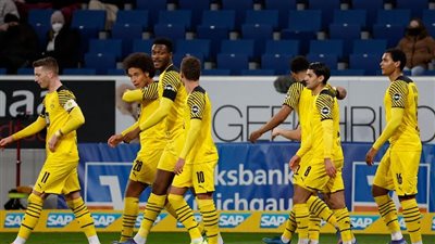 مش المقاولون العرب.. لافتة طريفة من نادي بوروسيا دورتموند بشأن قميصه الجديد