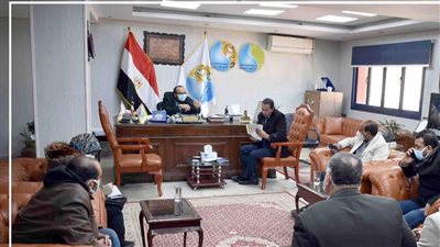 مياه سوهاج تستقبل مستشار وزير البيئة لمناقشة تطبيق معايير الصرف الصناعي بالمنشآت الصناعية