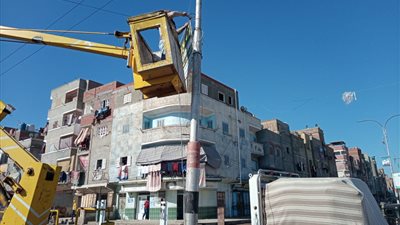 إزالة 17 لوحة إعلانية مخالفة خلال حملة بالدقهلية | صور