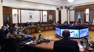 رئيس الوزراء يوجه بتشكيل لجنة لتذليل أي معوقات ومتابعة تنفيذ المشروعات بالإسكندرية